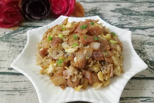 鸡蛋培根炒饭