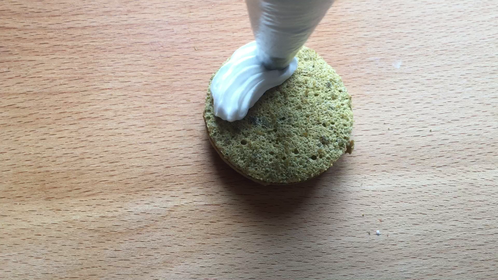 挤上奶油
