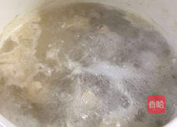 香菇炖鸡腿的做法图解2