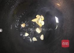 鲫鱼萝卜丝汤的做法图解3