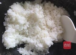 菠萝虾仁蛋炒饭的做法图解8