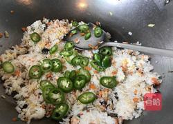 菠萝虾仁蛋炒饭的做法图解15