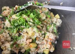 菠萝虾仁蛋炒饭的做法图解18