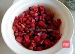 红心萝卜拌花生米的做法图解3
