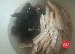 腐竹炒肉的做法图解1