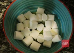 抹茶味草莓牛轧糖的做法图解3