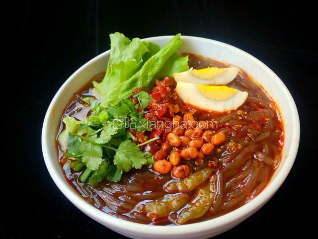   肉糜酸辣粉成品图