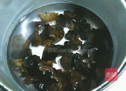 鱿鱼爆海参的做法图解2