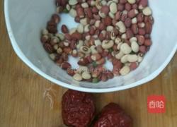 养颜粥的做法图解1