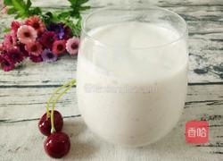 香蕉奶昔的做法图解2