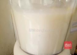 香蕉奶昔的做法图解5