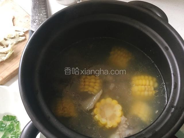 一个半小时以后美味的汤就可以了。
