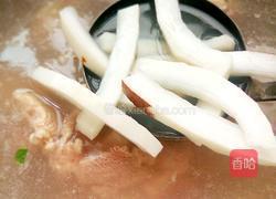 椰子乌鸡炖猪骨汤的做法图解5