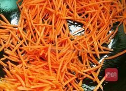 胡萝卜丝炒土鸡蛋的做法图解5