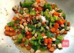 青椒炒鸡丁的做法图解7