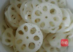 凉拌糖醋藕片的做法图解1