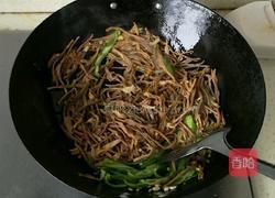 黄花菜（干）炒鸡蛋的做法图解4