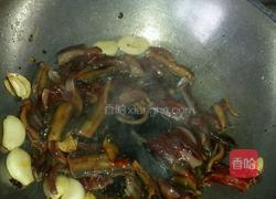 韭菜煮鳝鱼的做法图解3