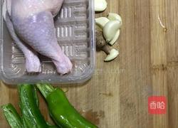 鸡腿炒青椒的做法图解1