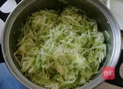 猪肉西葫芦饺子馅的做法图解5