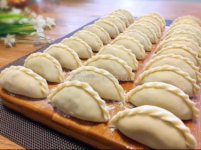 花边饺子（猪肉韭菜馅）