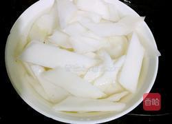 韭菜炒芥菜莴笋的做法图解2