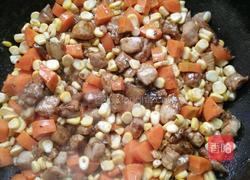 玉米炒肉的做法图解4