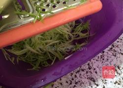 西葫芦咸食的做法图解1