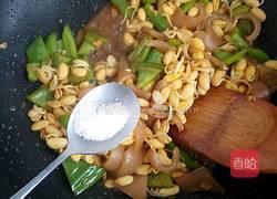 黄豆芽炒肉皮的做法图解12