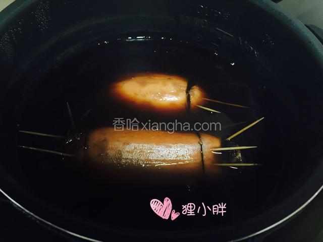 高压锅炖大概40-50分钟，然后浸泡一夜，这样更入味，颜色也会更漂亮