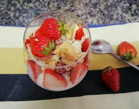 草莓燕麦酸奶昔[图]