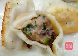 猪肉香葱馅锅贴的做法图解17
