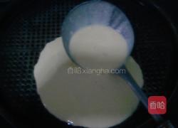 摊杂粮煎饼的做法图解6