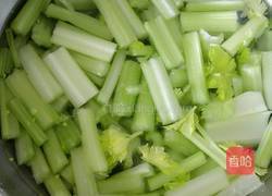 芹菜炒鸡蛋的做法图解1