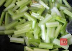芹菜炒鸡蛋的做法图解7
