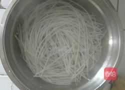 鲫鱼炖豆腐粉条的做法图解2