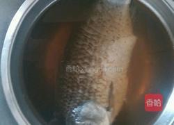 鲫鱼炖豆腐粉条的做法图解3