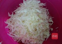 白菜炝肉丝的做法图解2