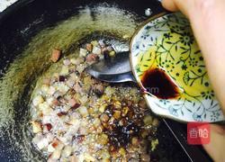 豌豆焖腊肉的做法图解3