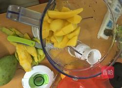 百香芒果汁的做法图解2