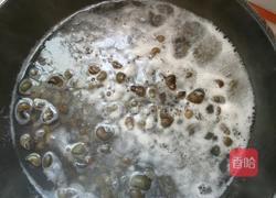 螺蛳肉炒韭菜的做法图解2