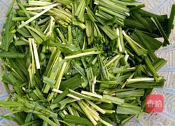 螺蛳肉炒韭菜的做法图解4