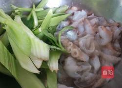 西芹炒章鱼的做法图解2