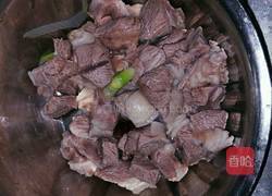 黄芪羊肉胡萝卜汤的做法图解7