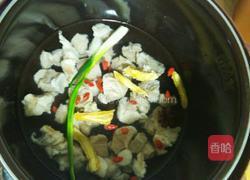 黄芪羊肉胡萝卜汤的做法图解9