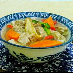 黄芪羊肉胡萝卜汤的做法[图]