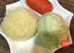 粉丝炒包菜的做法图解1