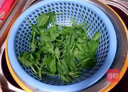 豌豆苗豆腐汤的做法图解2