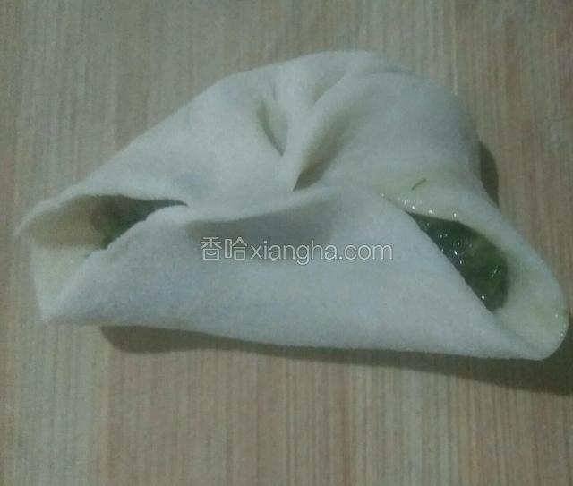 把撮中间和对面皮捏一块。