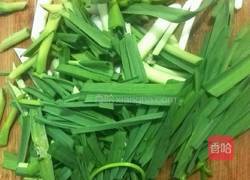 大蒜炒猪头肉的做法图解1